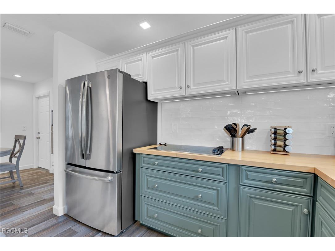 851 98th Avenue N Naples FL 34108 2025013794 image7