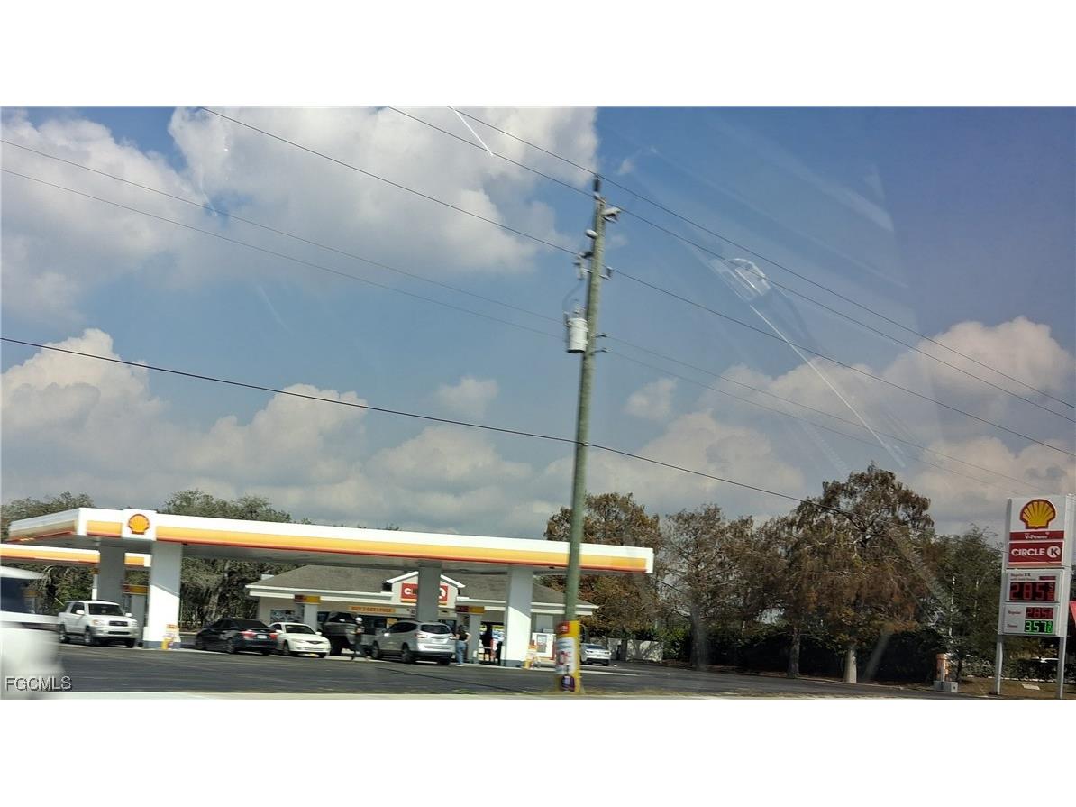 851 Caloosahatchee Avenue Labelle FL 33935 2026004830 image11