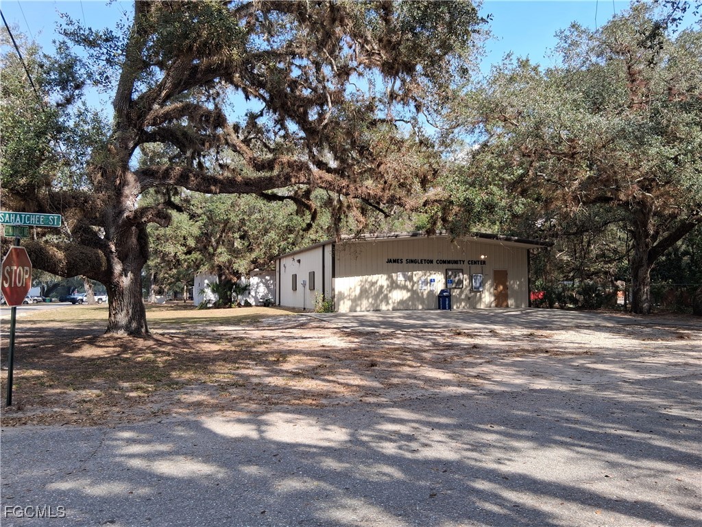 851 Caloosahatchee Avenue Labelle FL 33935 2026004830 image6