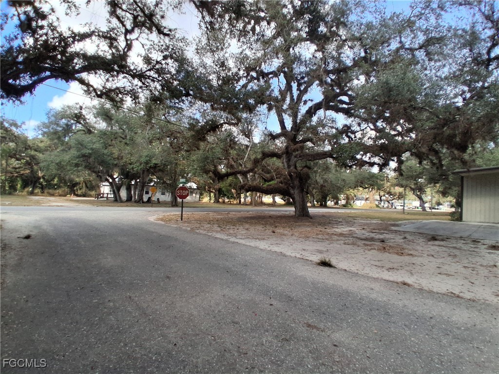 851 Caloosahatchee Avenue Labelle FL 33935 2026004830 image7