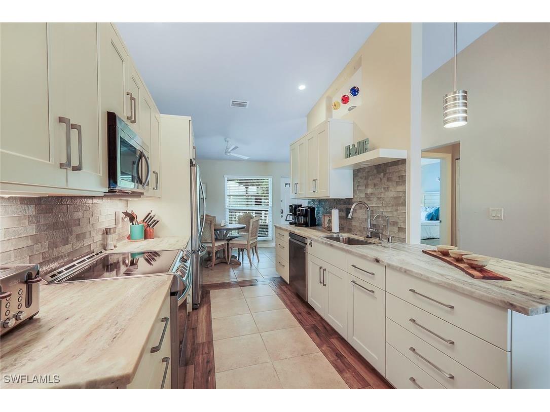 851 Gulf Pavilion Drive #202 Naples FL 34108 225079927 image7