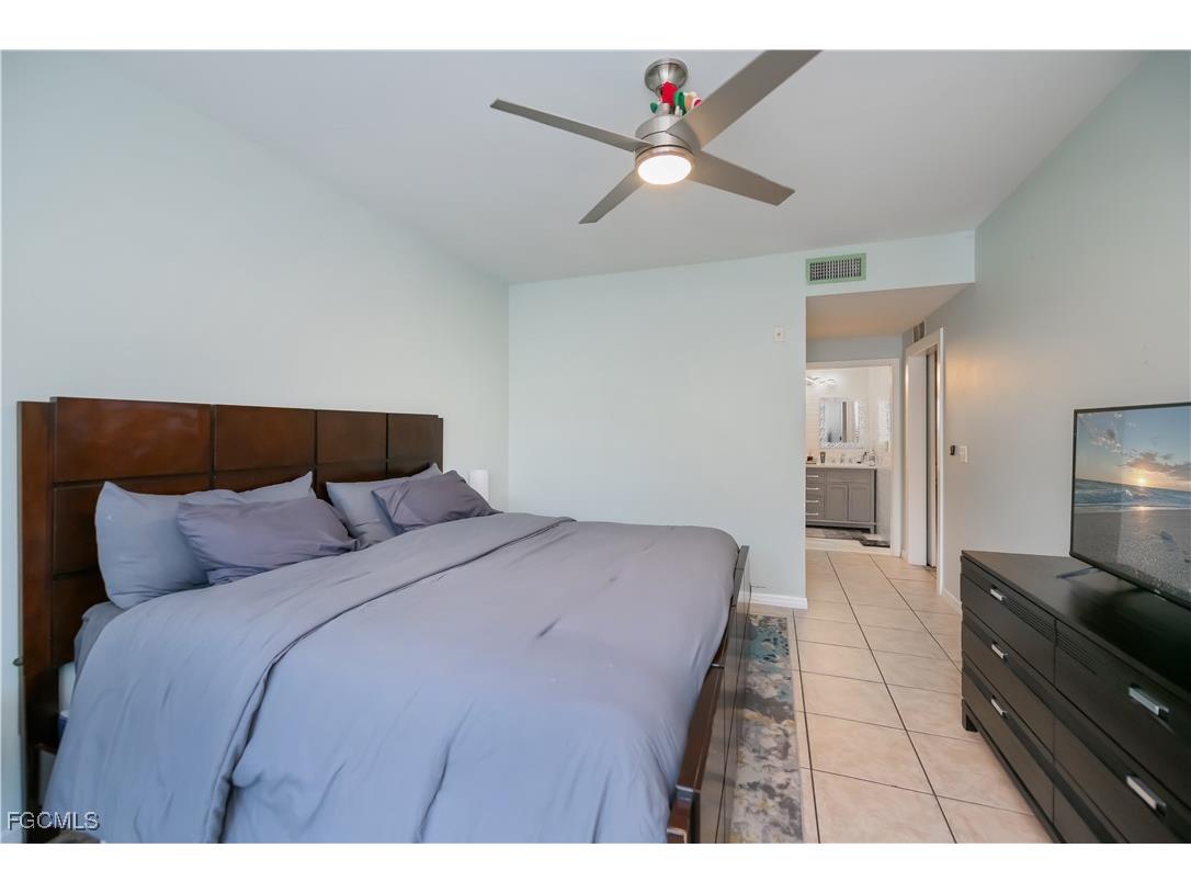 8513 Bernwood Cove Loop #212 Fort Myers FL 33966 2025019346 image16