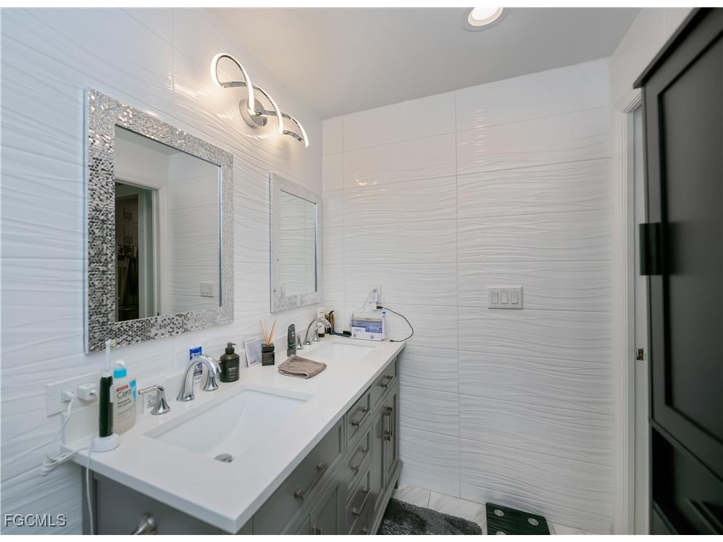 8513 Bernwood Cove Loop #212 Fort Myers FL 33966 2025019346 image21