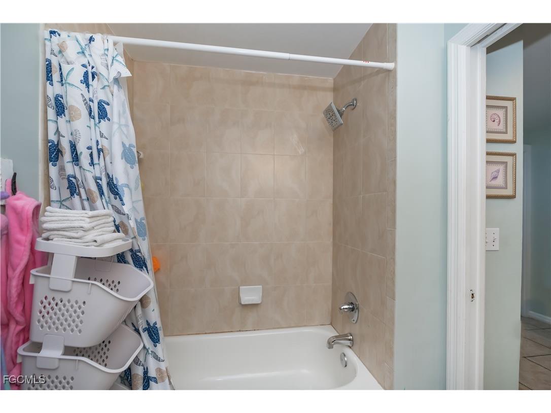 8513 Bernwood Cove Loop #212 Fort Myers FL 33966 2025019346 image24