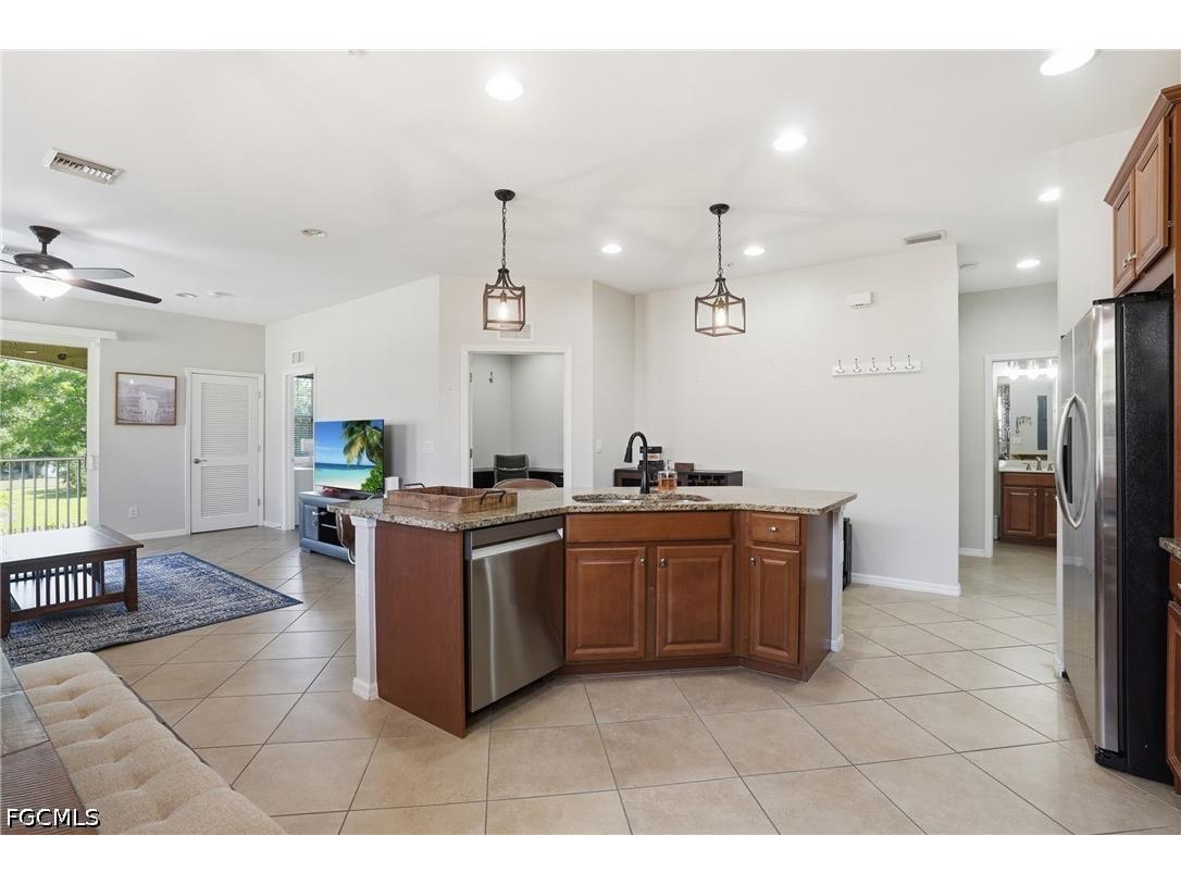 8515 Oakshade Circle #201 Fort Myers FL 33919 2026019659 image12
