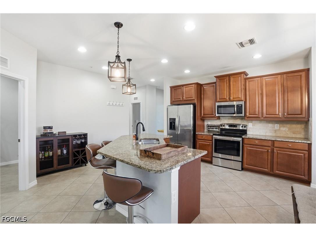 8515 Oakshade Circle #201 Fort Myers FL 33919 2026019659 image14