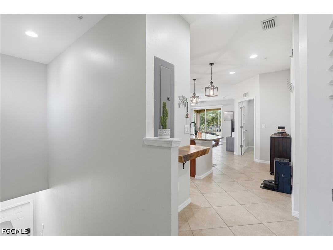8515 Oakshade Circle #201 Fort Myers FL 33919 2026019659 image4