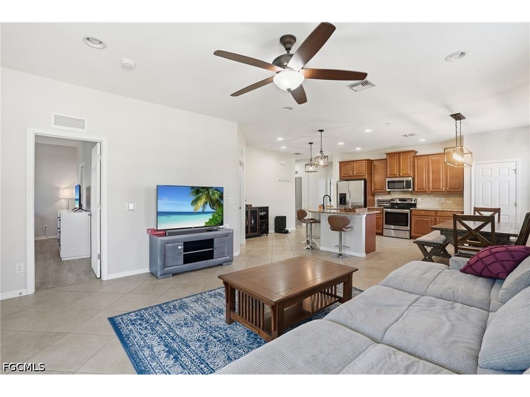 8515 Oakshade Circle #201 Fort Myers FL 33919 2026019659 image6