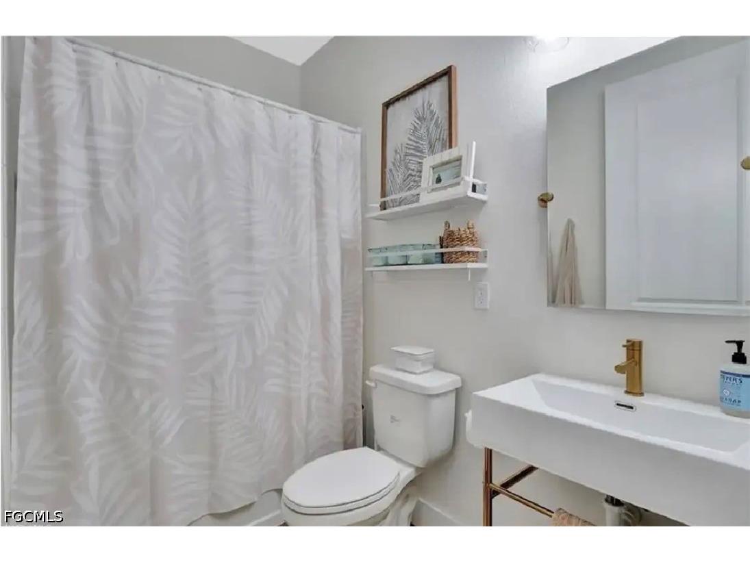 8517 S Lake Circle Fort Myers FL 33908 2026016915 image27