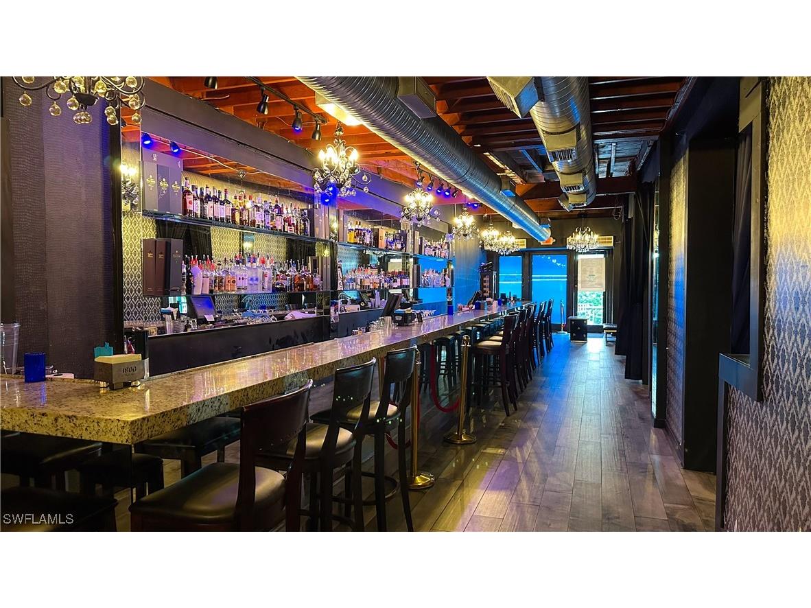 852 5th Avenue S Naples FL 34102 225083806 image7