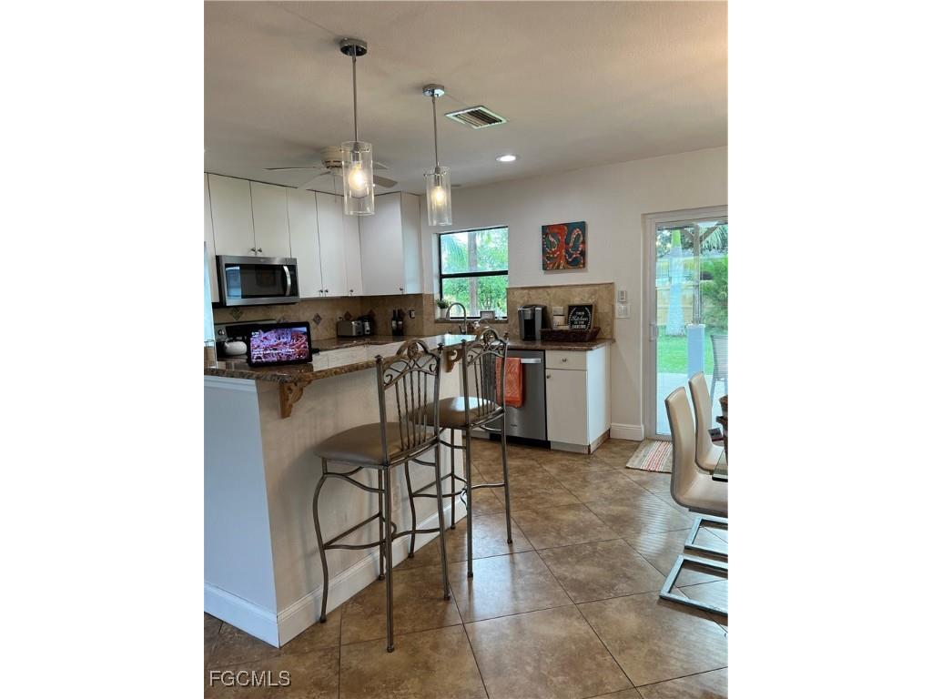 852 NE 7th Place Cape Coral FL 33909 2025016714 image11