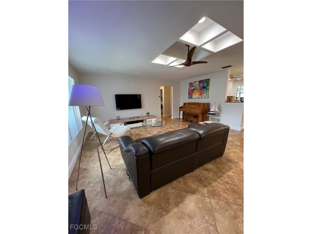 852 NE 7th Place Cape Coral FL 33909 2025016714 image9