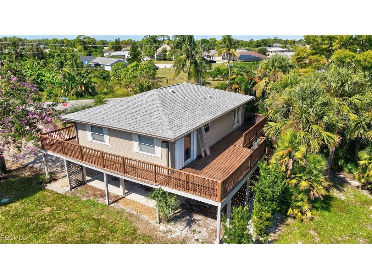 8521 Cypress Drive S Fort Myers FL 33967 2025016113 image1