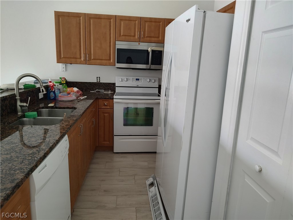 8521 Oakshade Circle #421 Fort Myers FL 33919 2026010701 image4