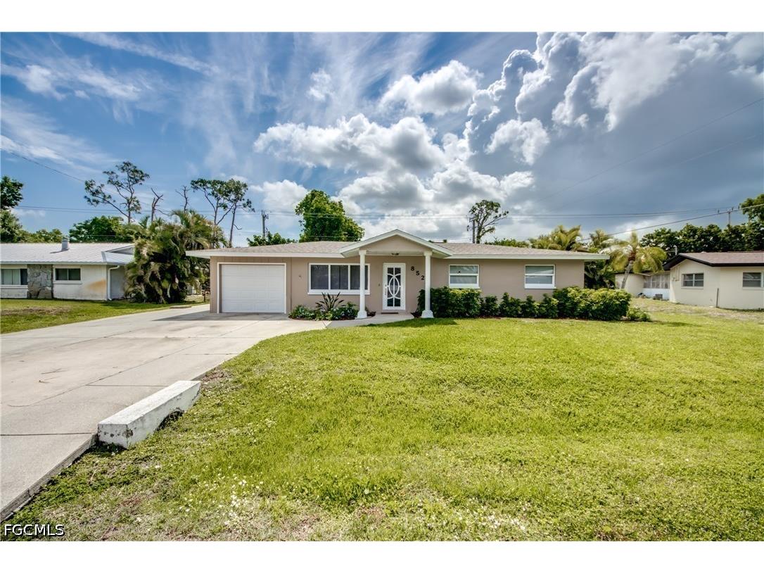 8524 Dartmouth Street Fort Myers FL 33907 2026021758 image2