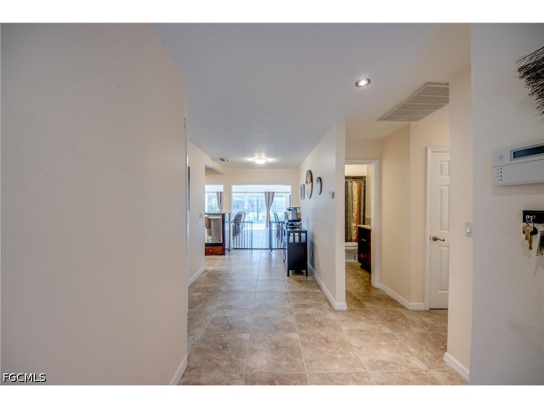 8524 Dartmouth Street Fort Myers FL 33907 2026021758 image5