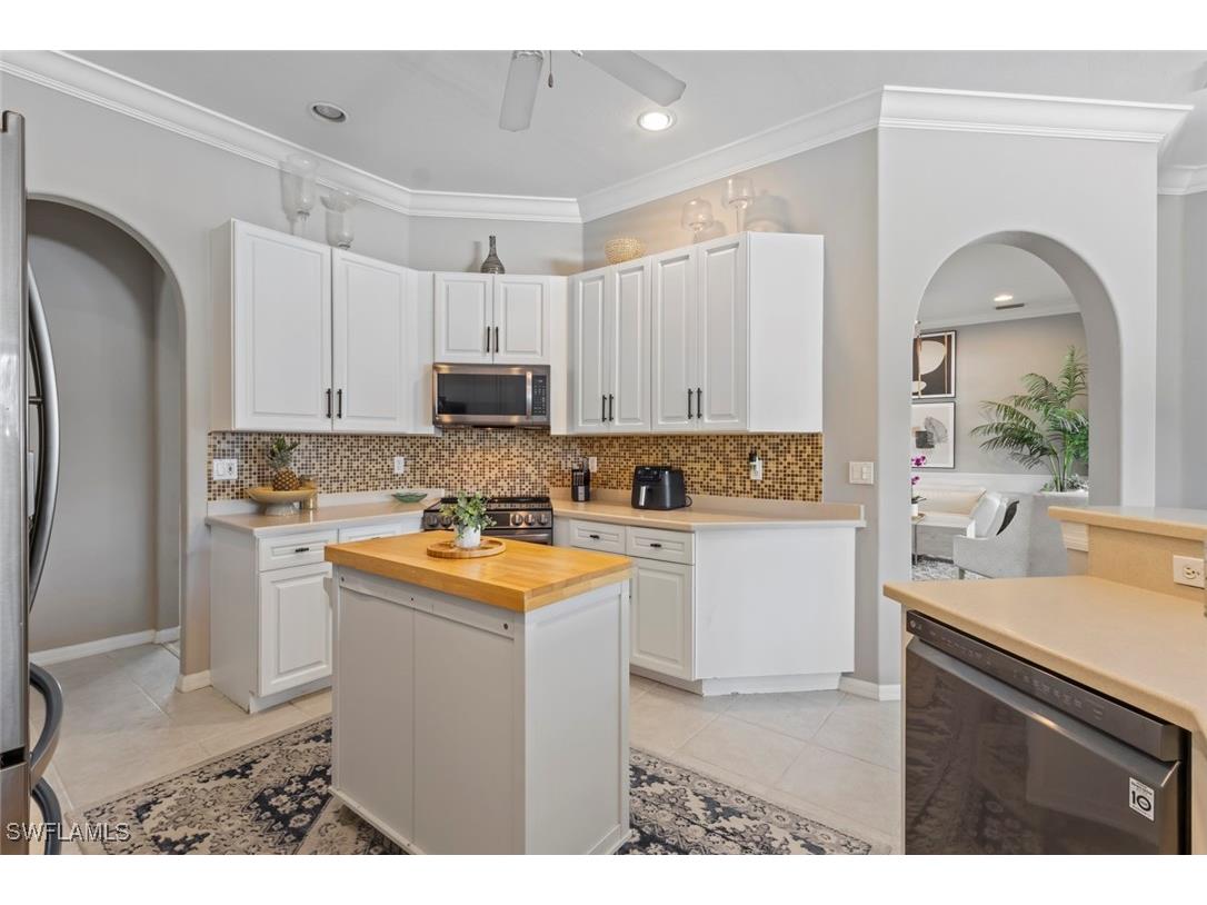 8524 Laurel Lakes Boulevard Naples FL 34119 226004792 image11