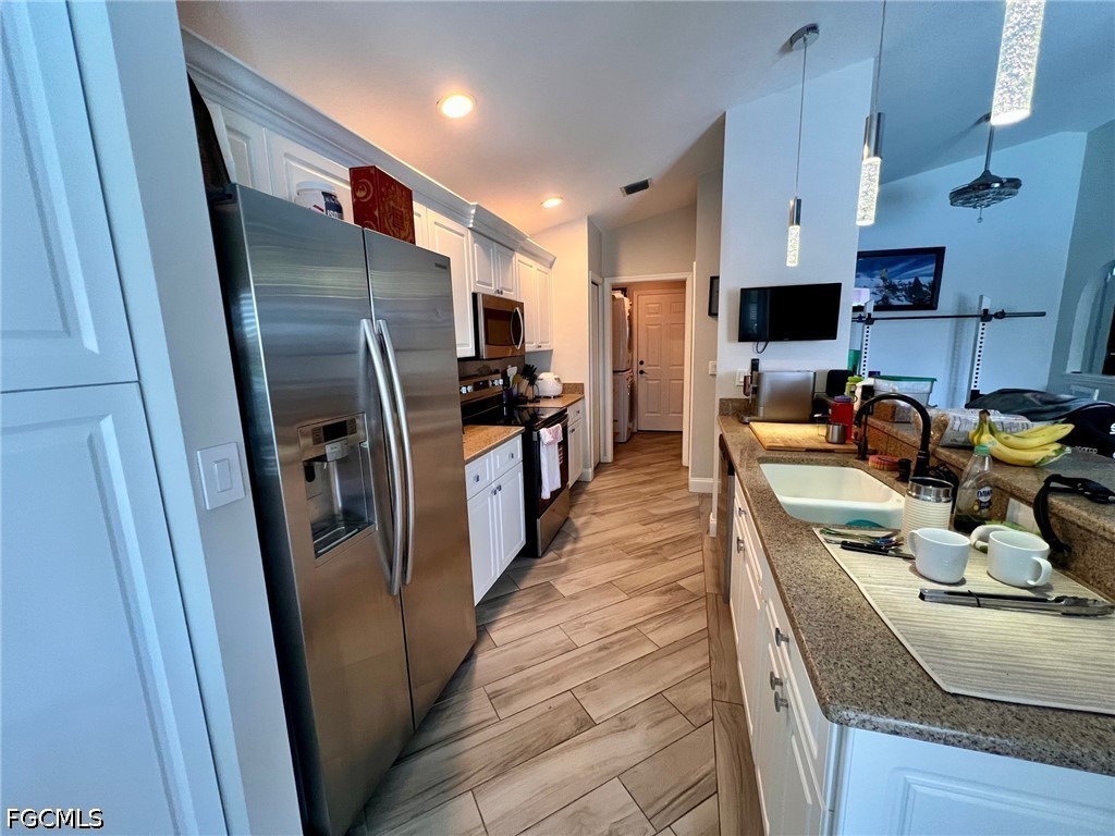 8526 Manderston Court Fort Myers FL 33912 2026019284 image2