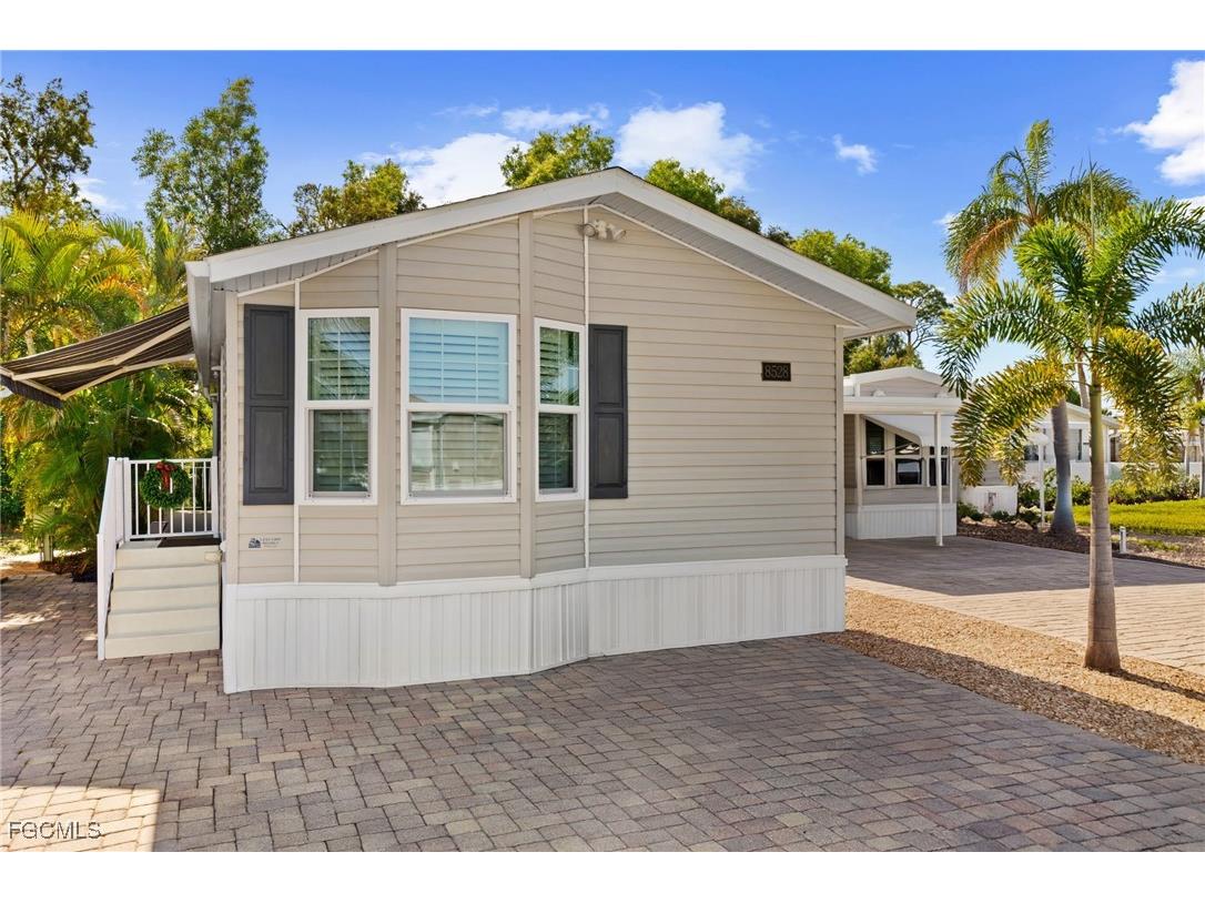 8528 Pepperwood Drive Estero FL 33928 2025022058 image1