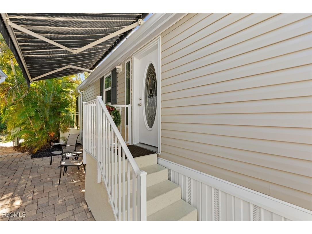 8528 Pepperwood Drive Estero FL 33928 2025022058 image3