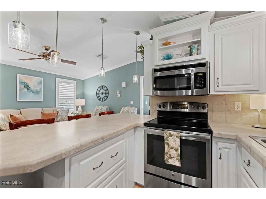 8528 Pepperwood Drive Estero FL 33928 2025022058 image9