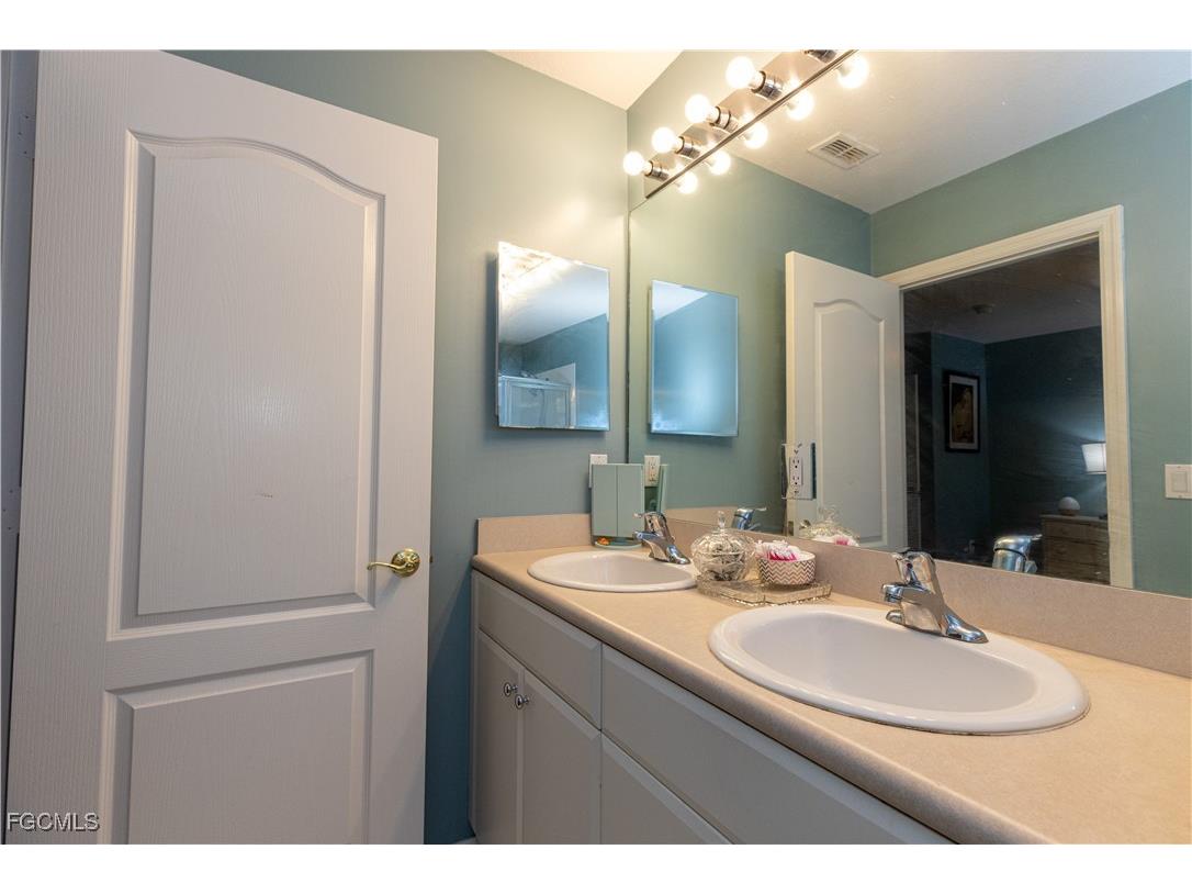 8529 Athena Court Lehigh Acres FL 33971 2025008555 image20