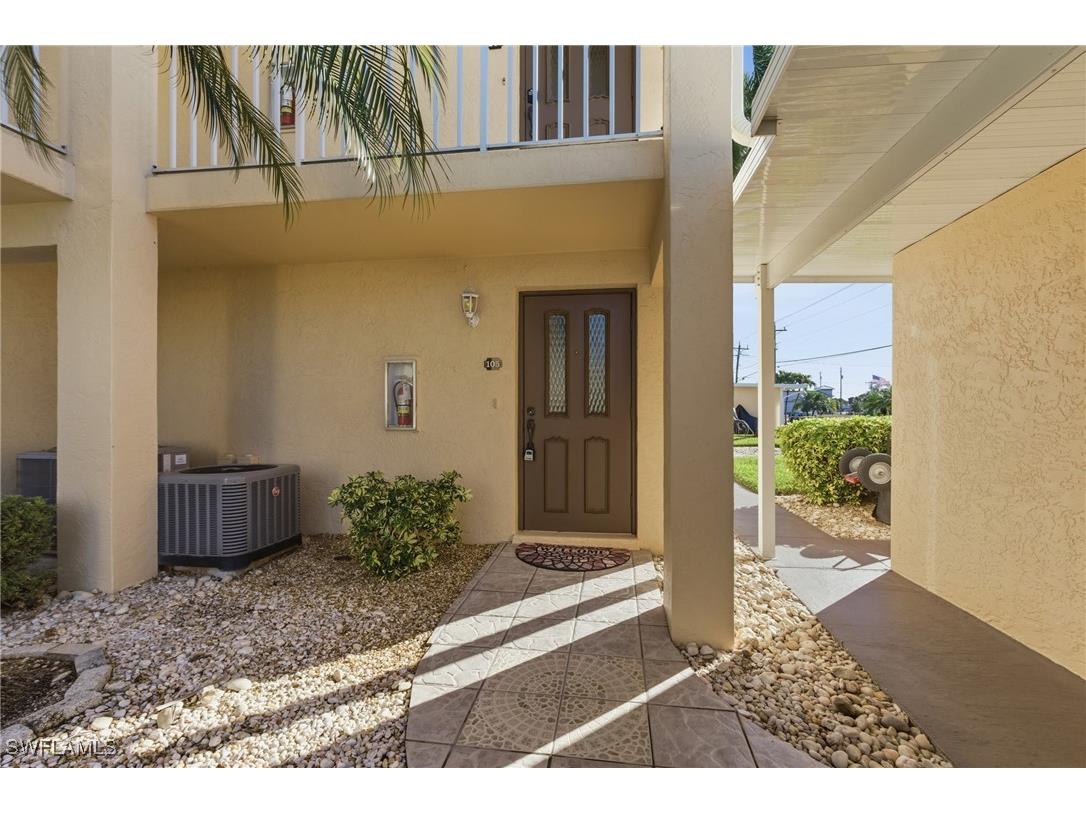 853 SE 46th Lane #105 Cape Coral FL 33904 226003480 image2