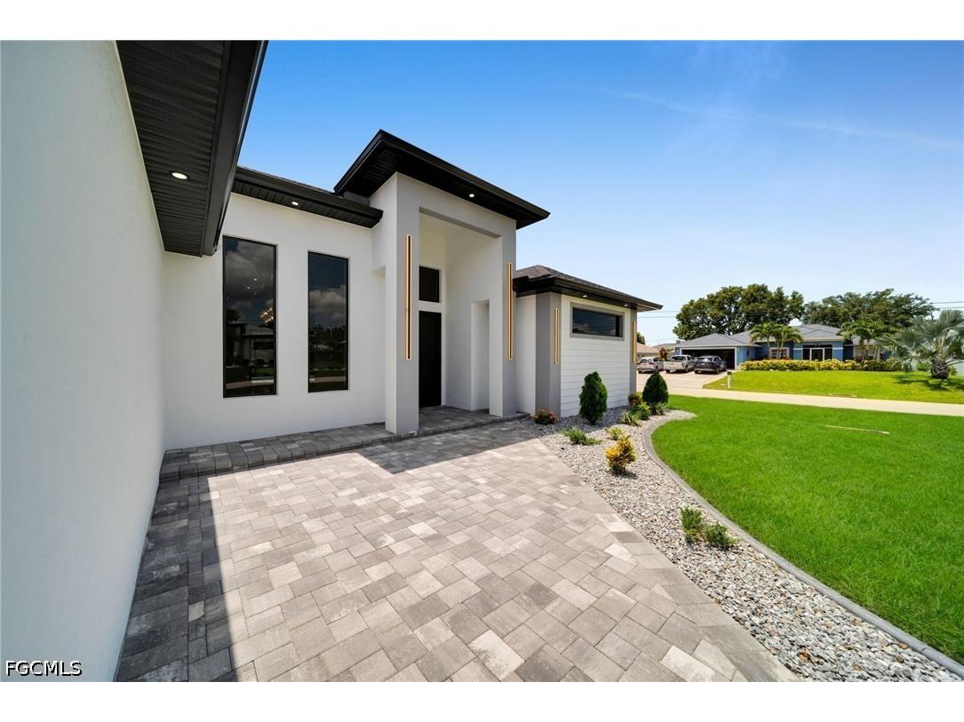 853 SW 15th Avenue Cape Coral FL 33991 2026028869 image3