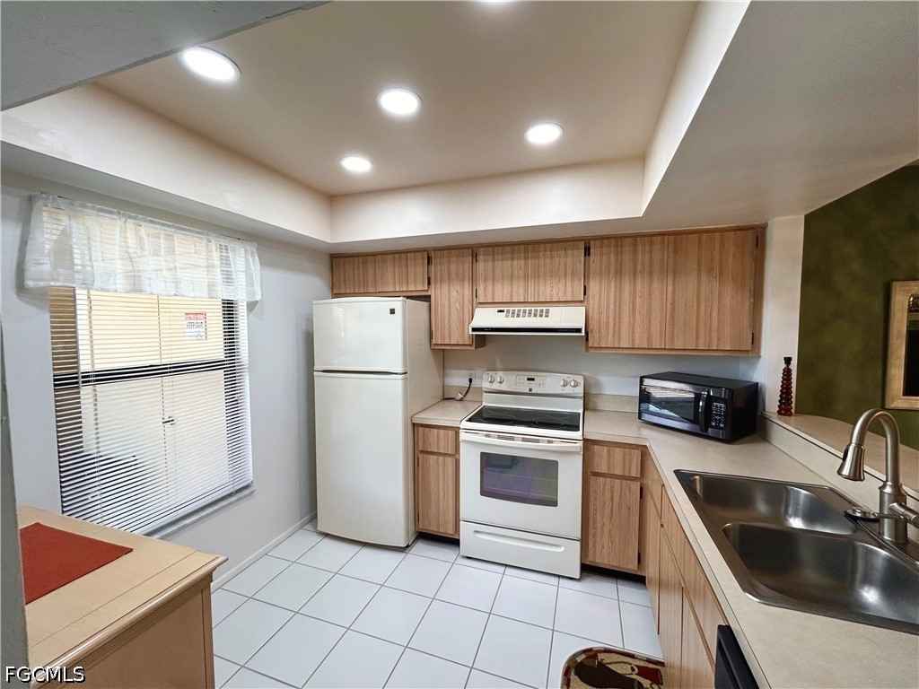 8534 Charter Club Circle #3 Fort Myers FL 33919 2026030935 image3