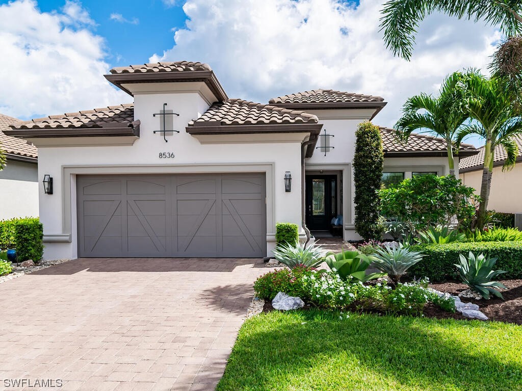8536 Sevilla Court Naples FL 34114 223073351 image1