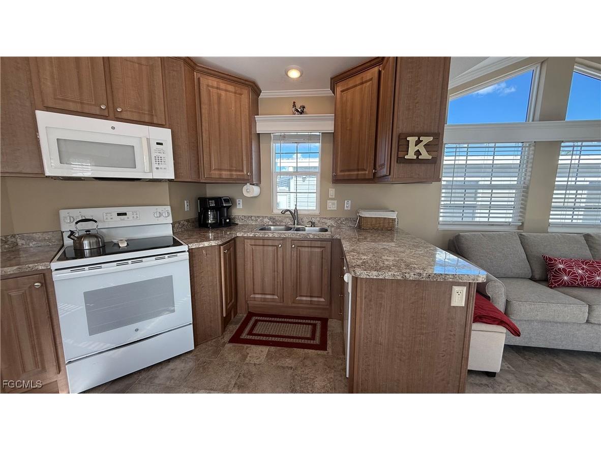 8539 Pepperwood Drive Estero FL 33928 2025015851 image8