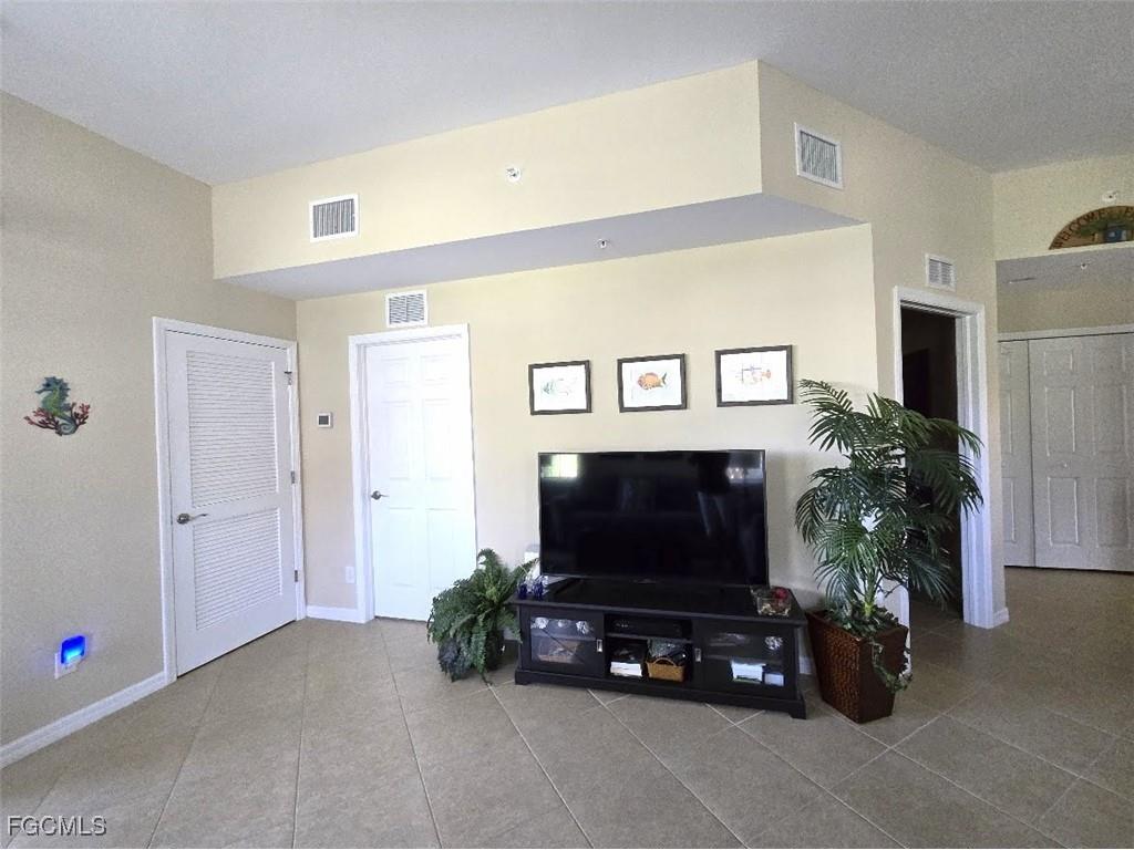 8541 Oakshade Circle #1 Fort Myers FL 33919 2025012991 image7