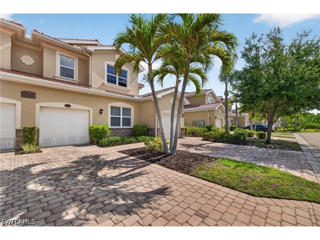8541 Oakshade Circle #2 Fort Myers FL 33919 226018140 image2