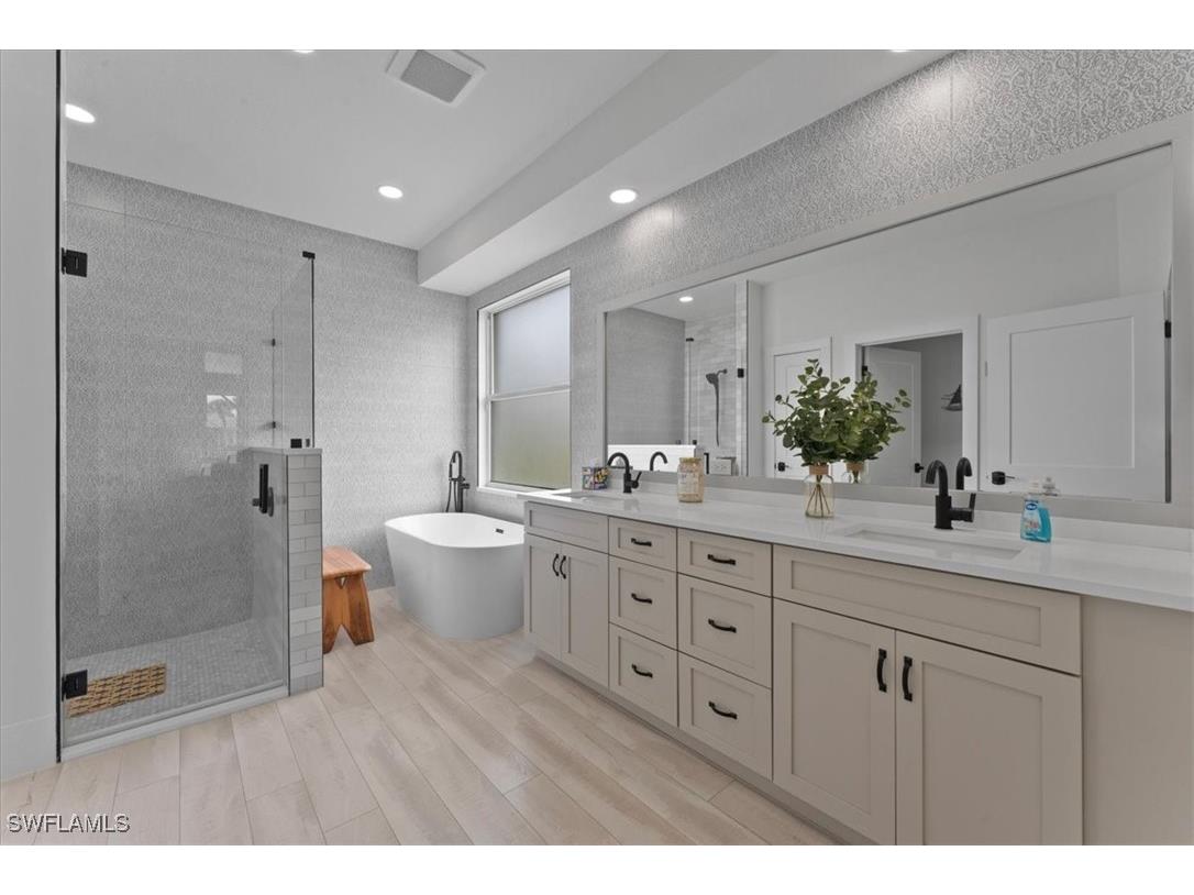 8541 Pepper Tree Way Naples FL 34114 225053447 image24