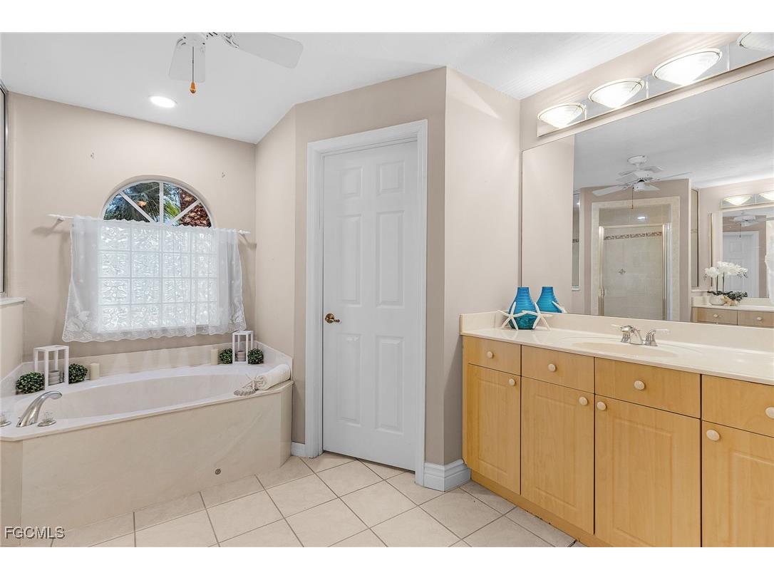 8549 S Lake Circle Fort Myers FL 33908 2025014171 image28