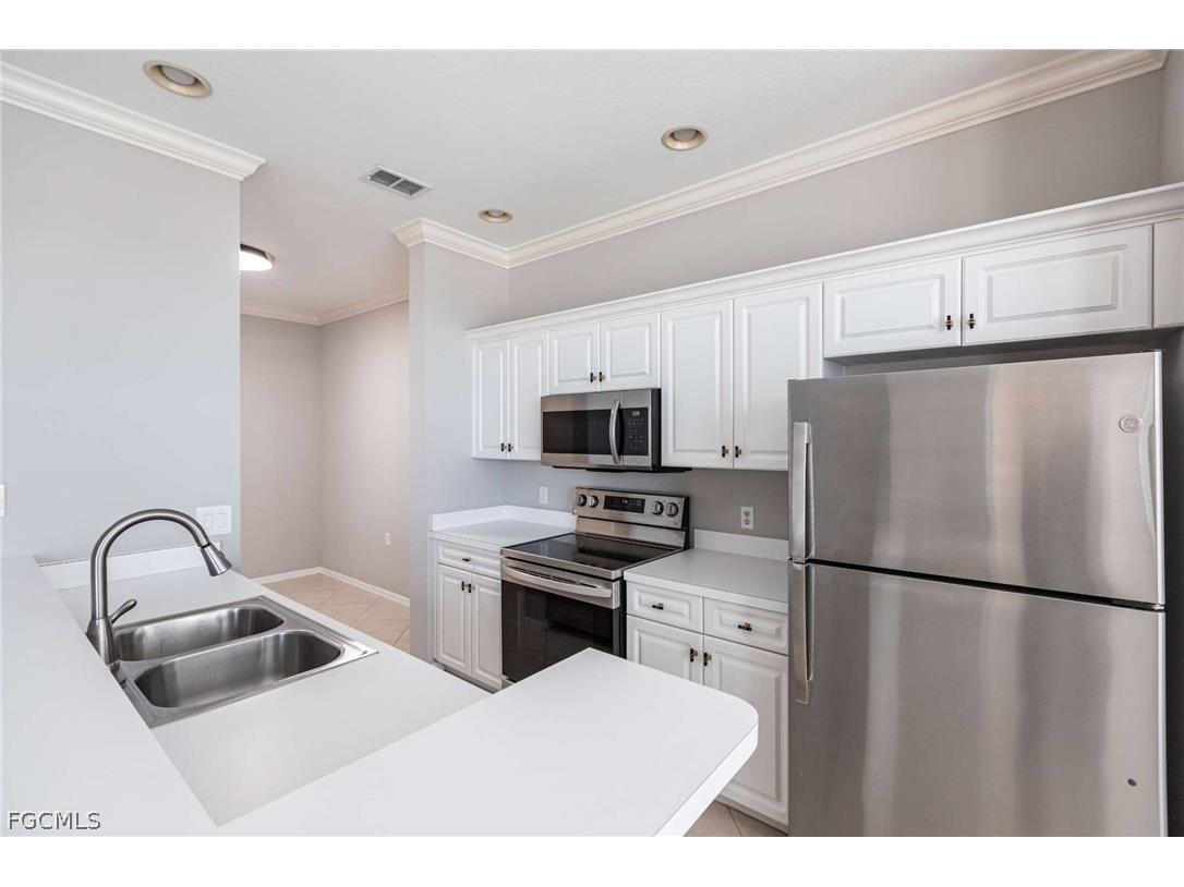 8550 Kingbird Loop #648 Estero FL 33967 2026008373 image18