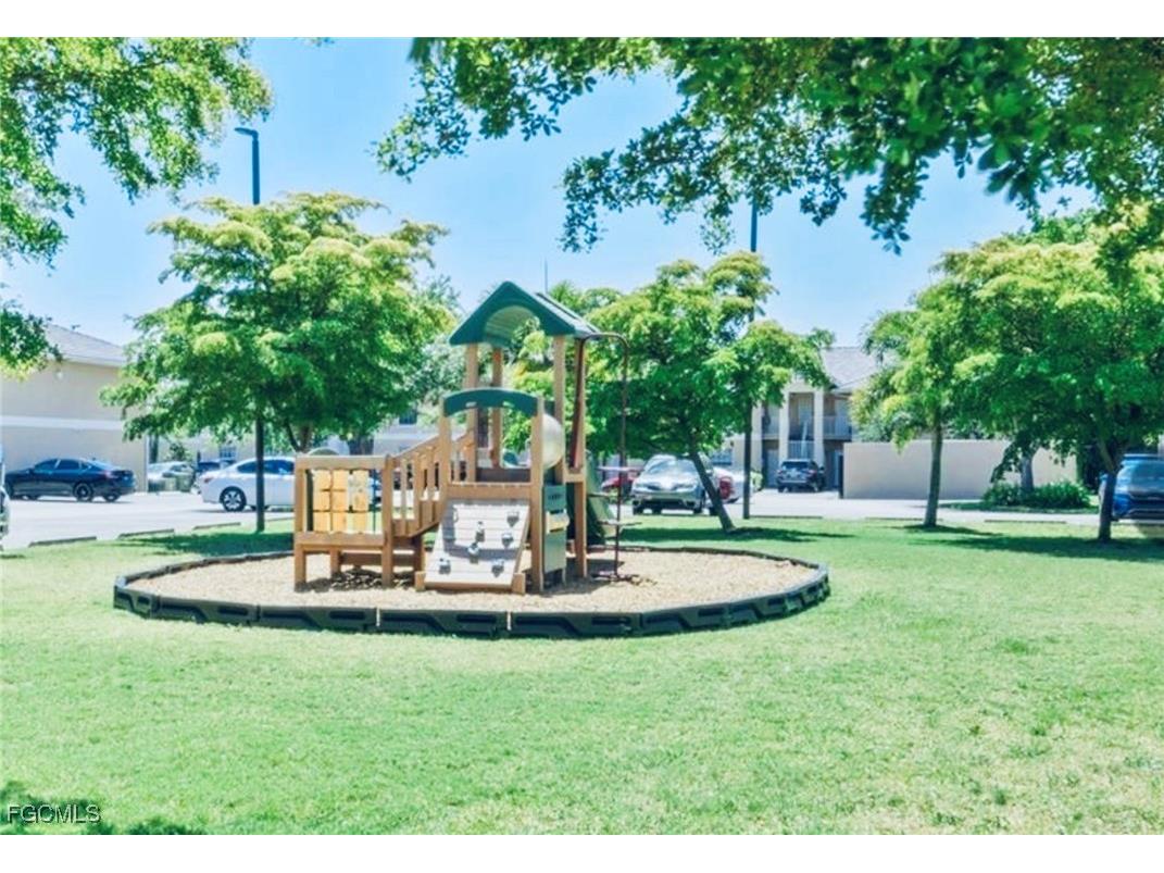 8555 Bernwood Cove Loop #103 Fort Myers FL 33966 2025026386 image28