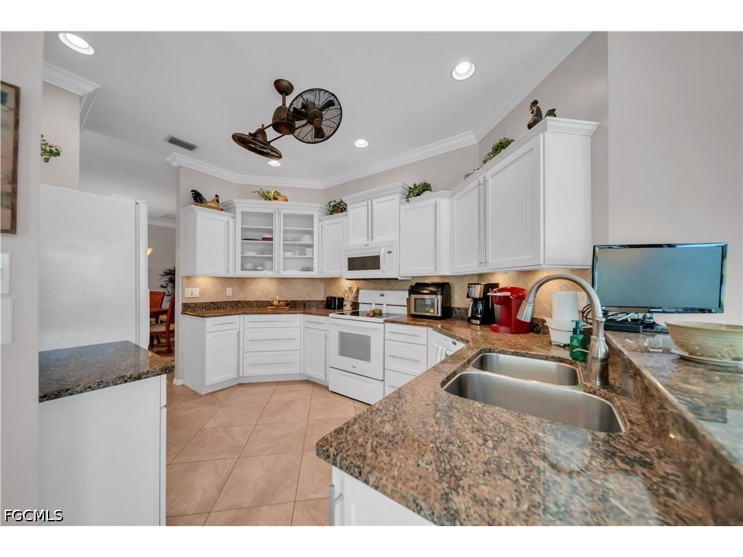 8555 Fairway Bend Drive Estero FL 33967 2026016293 image4