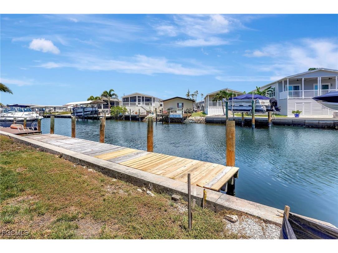 856 Oak Street Fort Myers Beach FL 33931 2025006484 image15