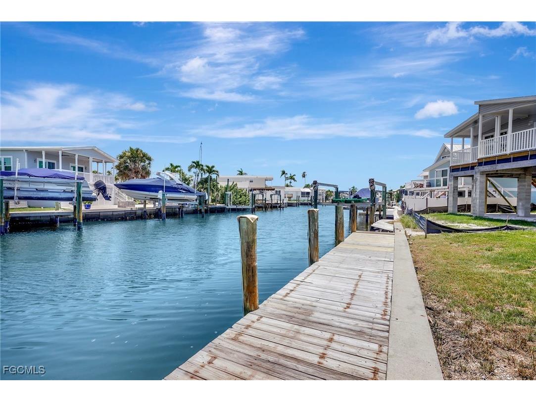 856 Oak Street Fort Myers Beach FL 33931 2025006484 image17