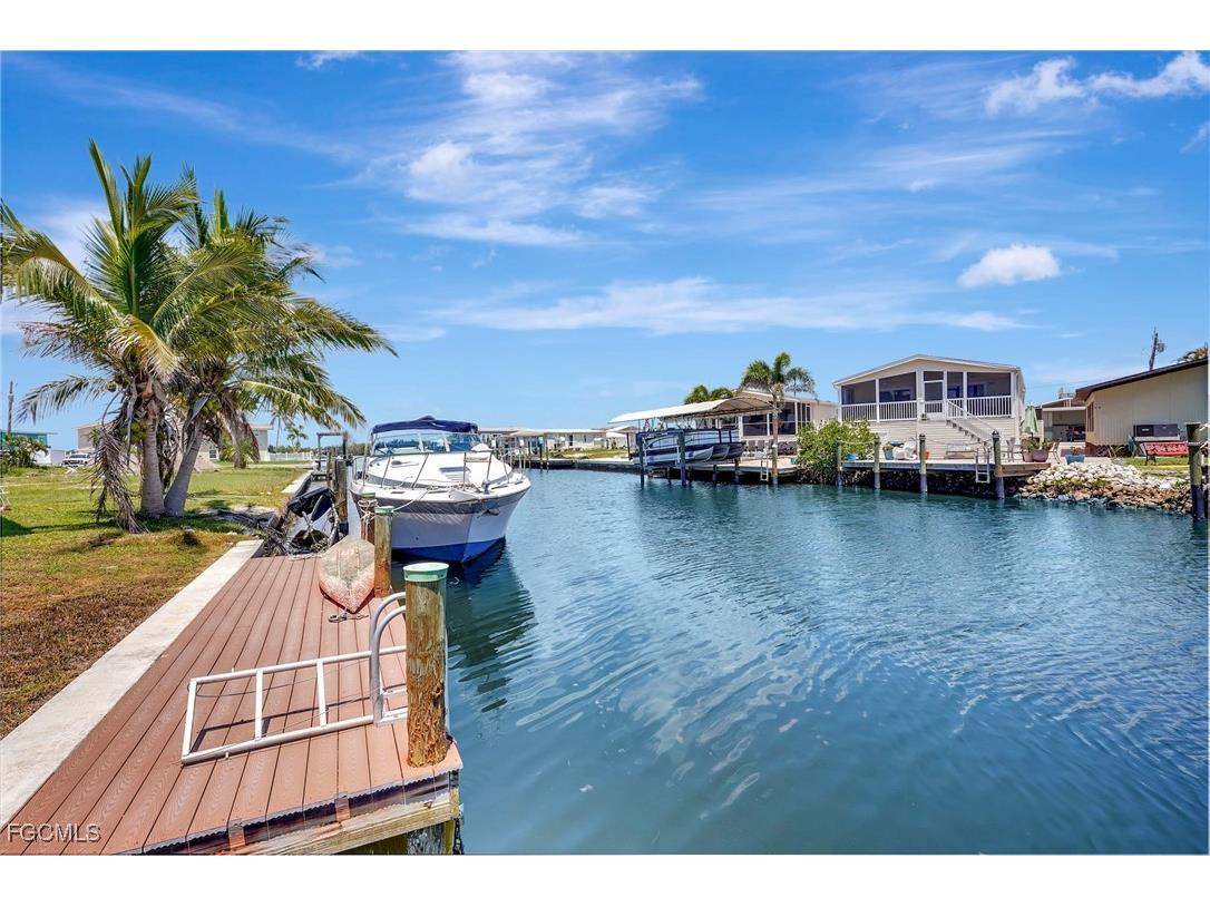 856 Oak Street Fort Myers Beach FL 33931 2025006484 image18