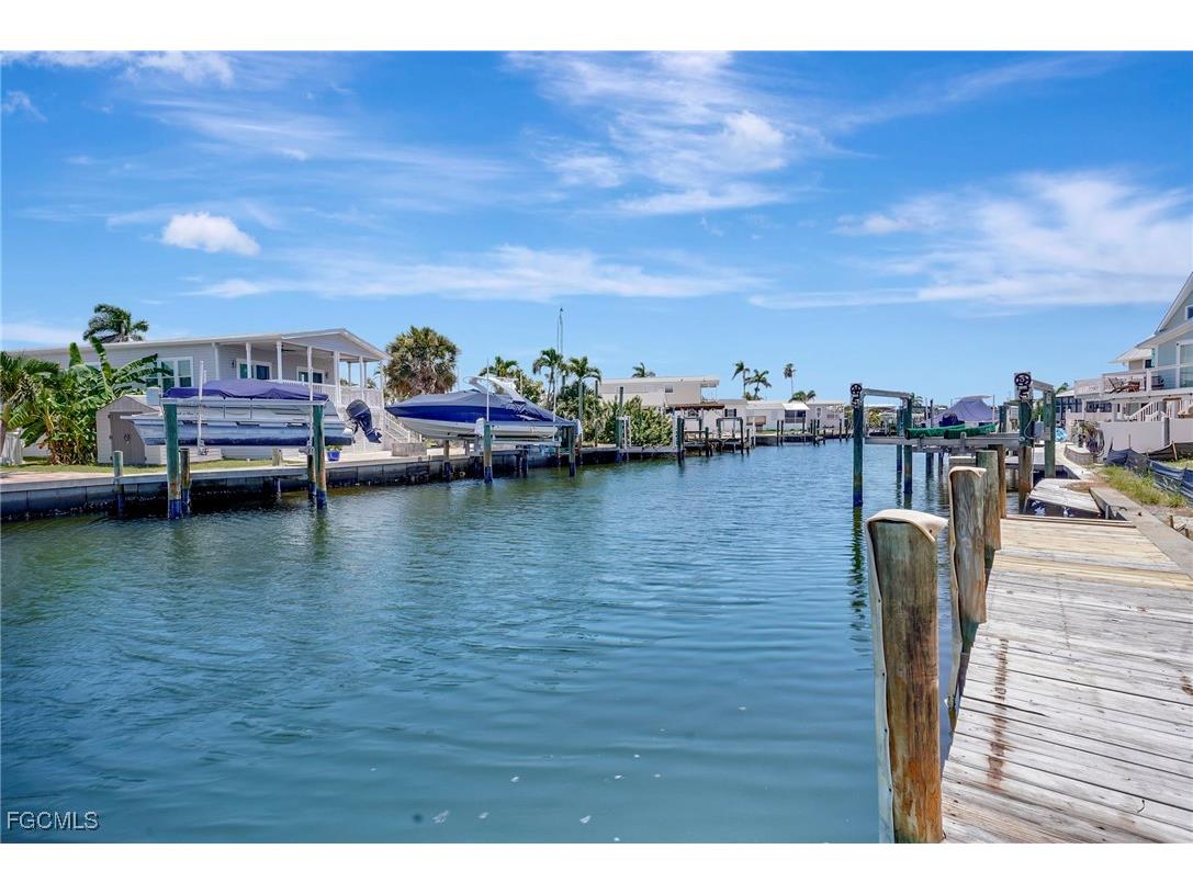 856 Oak Street Fort Myers Beach FL 33931 2025006484 image19