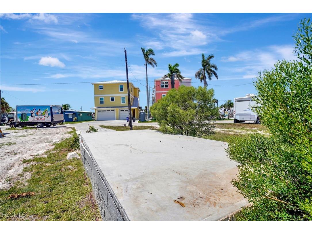 856 Oak Street Fort Myers Beach FL 33931 2025006484 image21