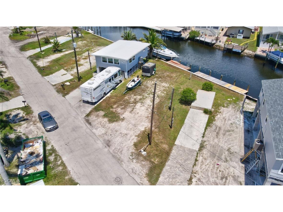 856 Oak Street Fort Myers Beach FL 33931 2025006484 image5