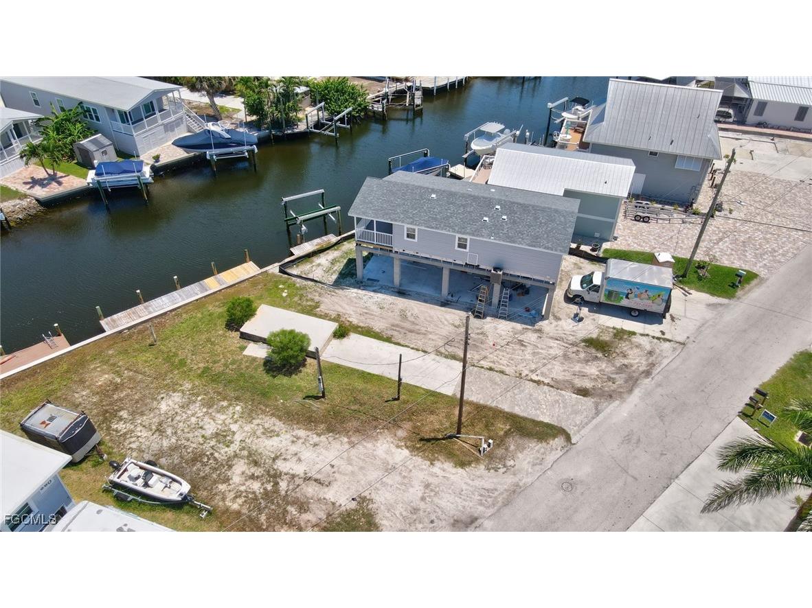 856 Oak Street Fort Myers Beach FL 33931 2025006484 image7