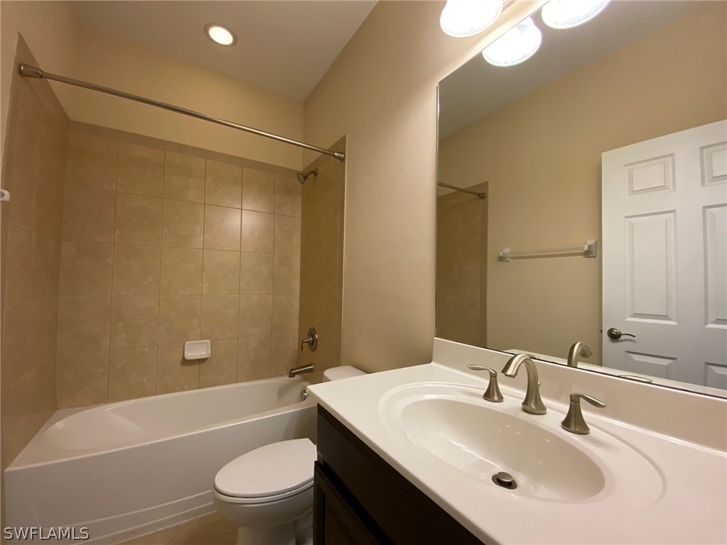 8560 Evernia Court #204 Estero FL 34135 226012568 image19