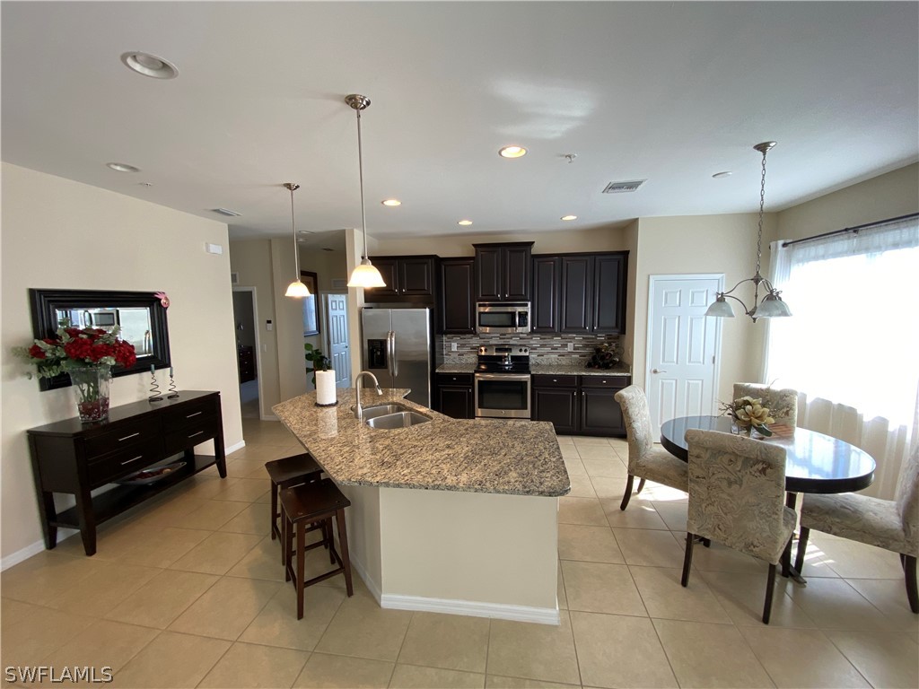 8560 Oakshade Circle #3 Fort Myers FL 33919 223009573 image1