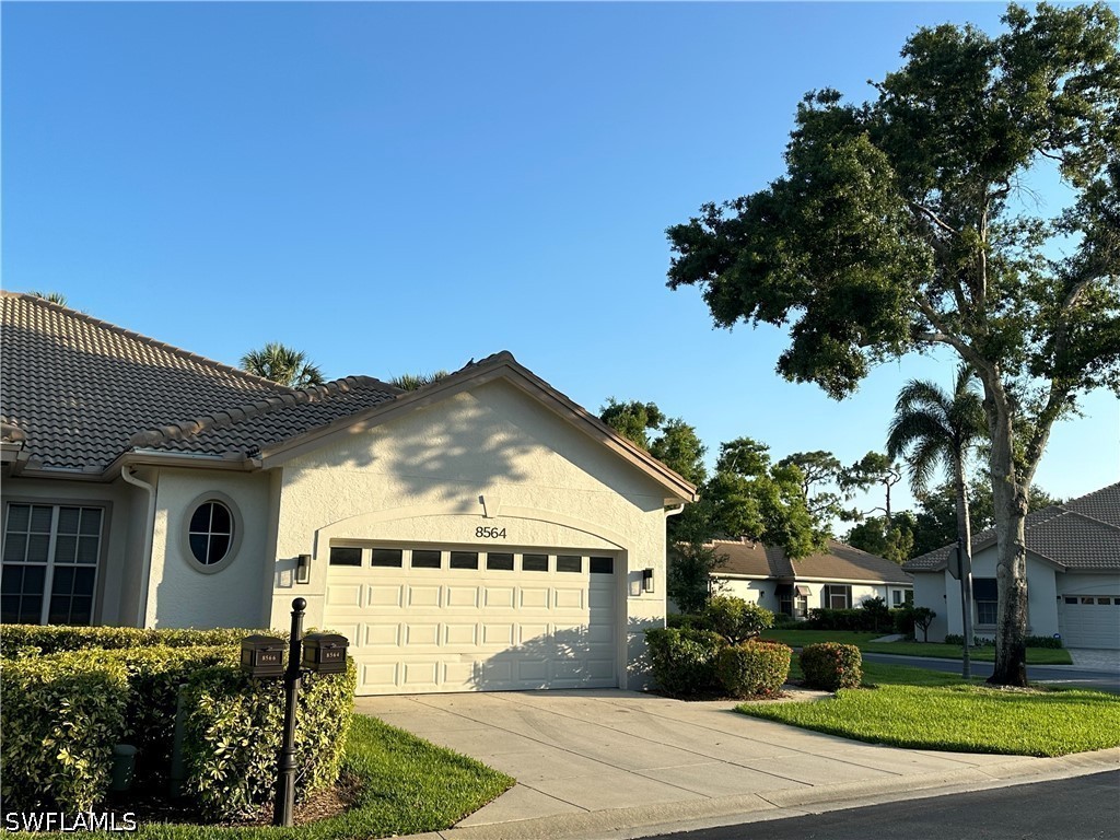 8564 Fairway Bend Estero FL 33967 226019107 image1