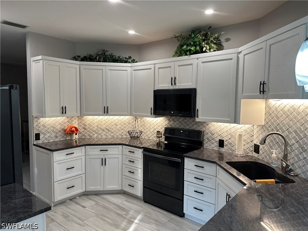 8564 Fairway Bend Estero FL 33967 226019107 image10
