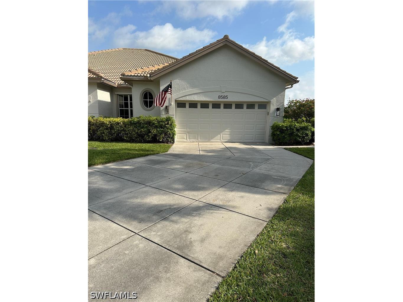 8564 Fairway Bend Estero FL 33967 226019107 image2